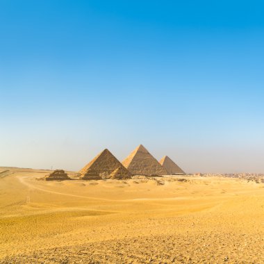 Giza vadisinde büyük piramitler, Kahire, Mısır