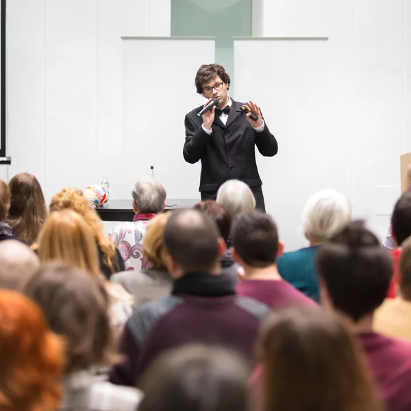 Speaker Talking at Business Conference. — Stock Photo, Image