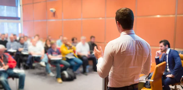 Palestrante na Conferência de Negócios e Apresentação. — Fotografia de Stock