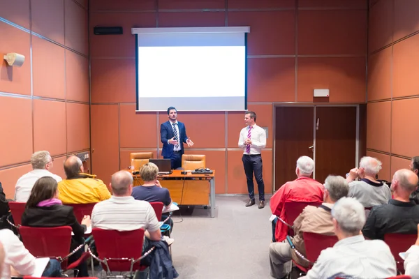 Publiek in de collegezaal. — Stockfoto