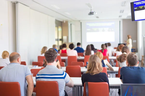 Palestra na universidade. — Fotografia de Stock