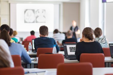 Bilişim atölye Üniversitesi'nde.