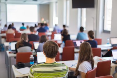 Bilişim atölye Üniversitesi'nde.