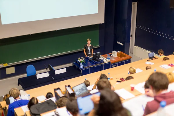 Föreläsning vid universitetet. — Stockfoto