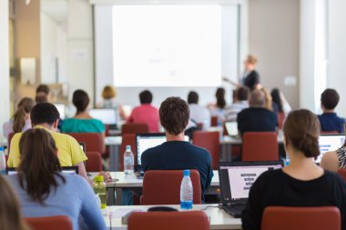 Bilişim atölye Üniversitesi'nde.