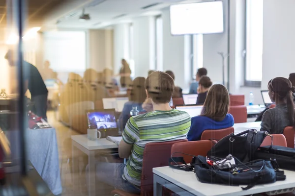 Taller de informática en la universidad . —  Fotos de Stock