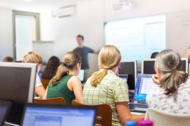 Bu atölye Üniversitesi'nde.