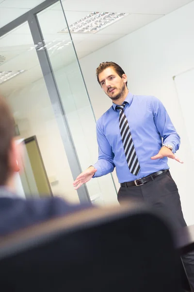 Presentación de negocios sobre reunión corporativa. — Foto de Stock