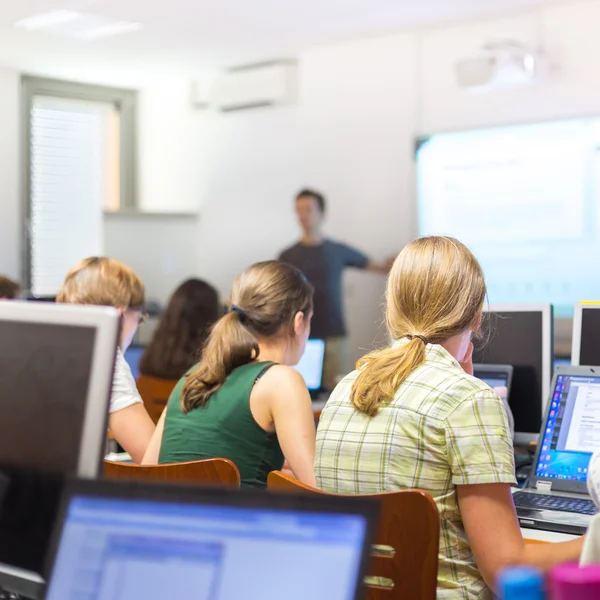 IT workshop at university. — Stock Photo, Image