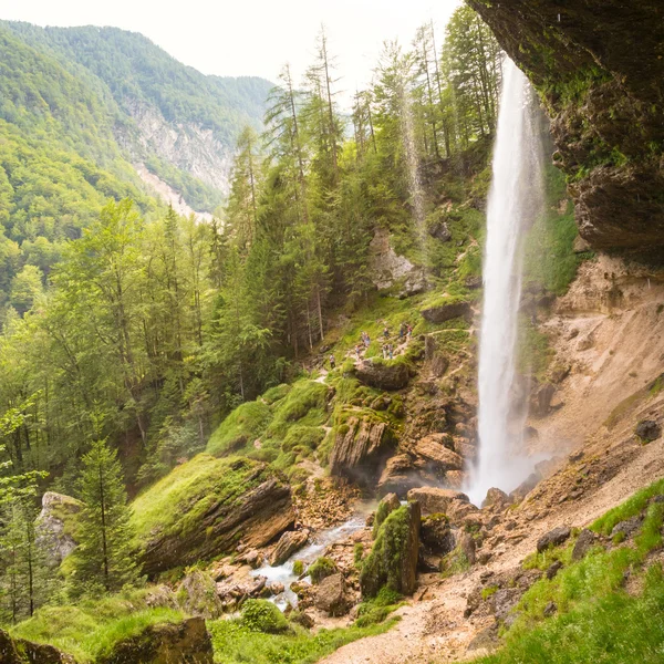 Pericnik-vízesés, a Triglav Nemzeti Park, Julian Alpok, Szlovénia — Stock Fotó