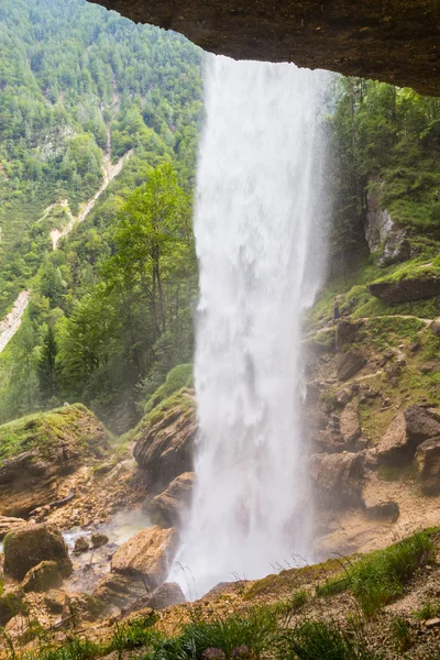 Pericnik-vízesés, a Triglav Nemzeti Park, Julian Alpok, Szlovénia. — Stock Fotó