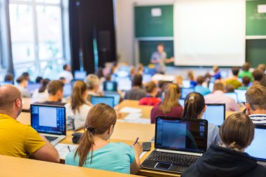 Bilişim atölye Üniversitesi'nde.