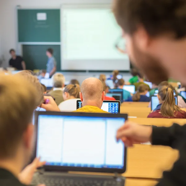 Workshop informatiky na univerzitě. — Stock fotografie