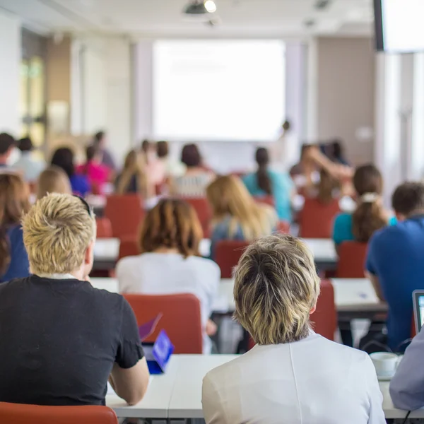 Palestra na universidade. — Fotografia de Stock