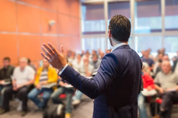 Palestrante na Conferência de Negócios e Apresentação. — Fotografia de Stock