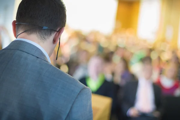 Palestrante na Conferência de Negócios e Apresentação. — Fotografia de Stock