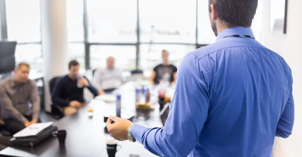 Apresentação de negócios em reunião corporativa. — Fotografia de Stock