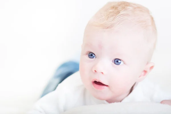 Baby with blue eyes — Stock Photo, Image