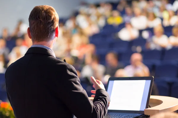 Palestrante na Conferência de Negócios e Apresentação. — Fotografia de Stock