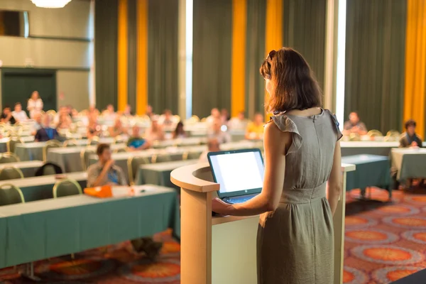 Relatore alla Conferenza e alla Presentazione del Business. — Foto Stock