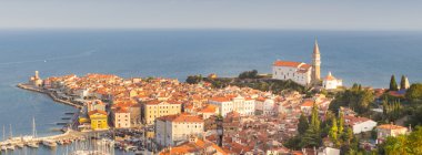pitoresk eski kasaba piran, Slovenya.