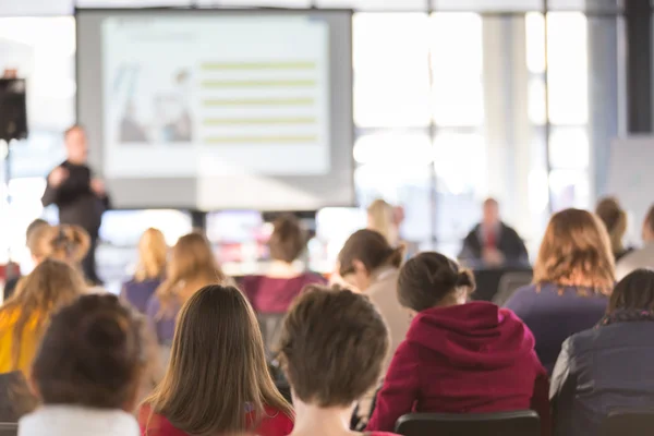 Audiência na sala de aula. — Fotografia de Stock