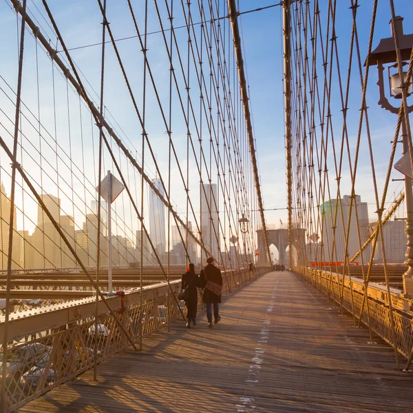 Brooklynský most při západu slunce, New York City. — Stock fotografie