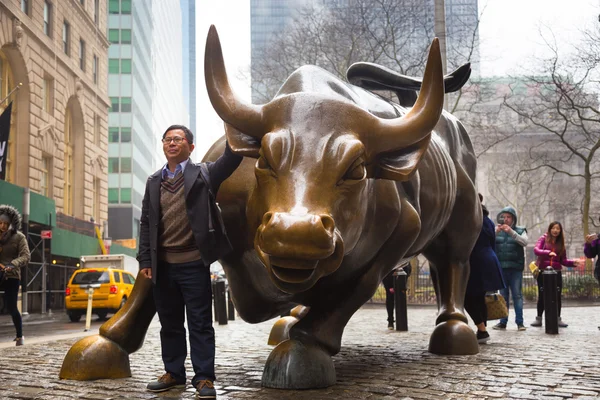 Opladen Bull in Lower Manhattan, New York. — Stockfoto