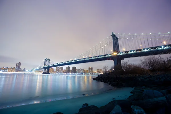 Pont Manhattan au crépuscule, New York. — Photo