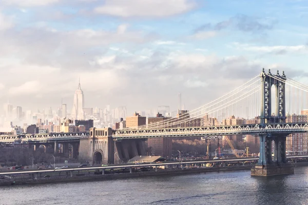 Manhattan bridge at dusk, New York City. — Stock Photo, Image