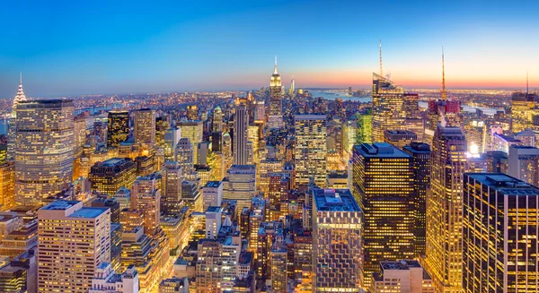 New York Şehri Manhattan şehir merkezi silueti. — Stok fotoğraf