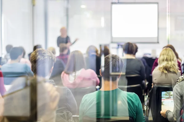 Publiken i föreläsningssalen. — Stockfoto