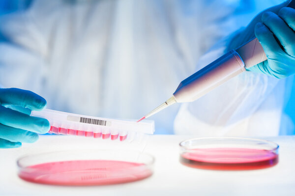 Работа в лаборатории с высокой степенью защиты
