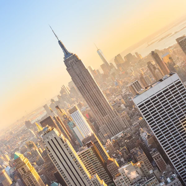 美国纽约市曼哈顿天际线在日落. — 图库照片