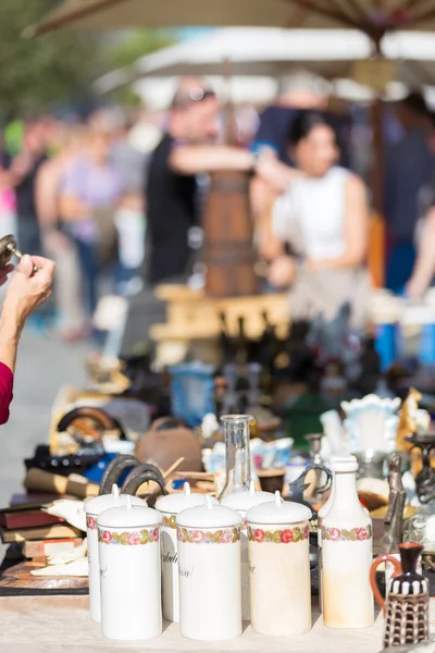 Niedziela flea market. — Zdjęcie stockowe