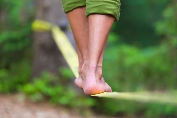 Slack line in the nature. — Stock Photo, Image