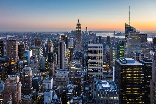 New York Şehri Manhattan şehir merkezi silueti. — Stok fotoğraf