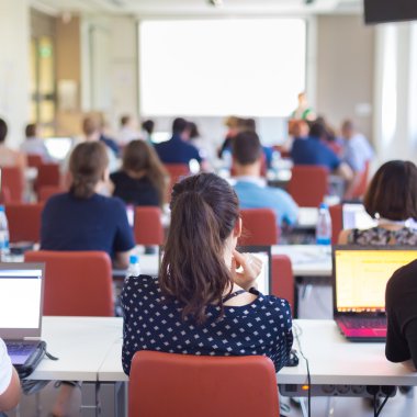 Bilişim atölye Üniversitesi'nde.