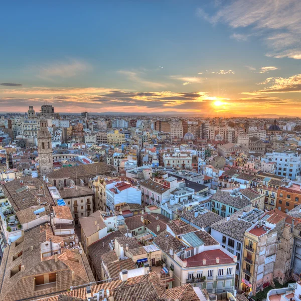 Sonnenuntergang über dem historischen Zentrum von Valencia, Spanien. — Stockfoto