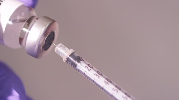 Processo Injeção Macro Fechar Medical Syringe Agulha Filmagens Câmera Lenta — Vídeo de Stock