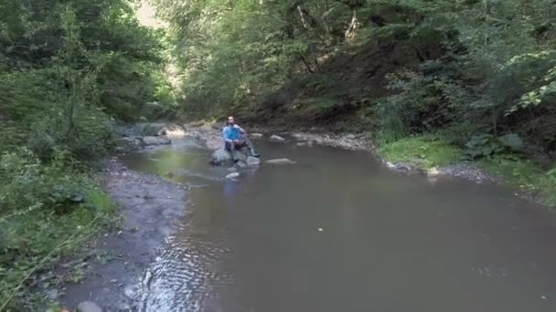 Geniş Nehirde Balıkçılık — Stok video