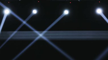 Sahne Dekorasyonunda Işıklar