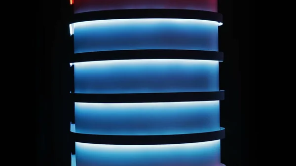 Scenvägg med skiftande färger ljus — Stockfoto