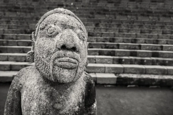 Lidské sochy člověka z chrámu Cetho, Jawa, Indonésie — Stock fotografie