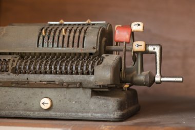 Antika kasiyer makine mekanik sayma ile