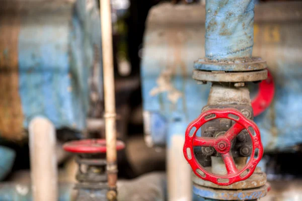 Conlonial stil fabrika kırmızı kapak