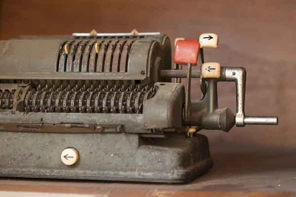 Antika kasiyer makine mekanik sayma ile