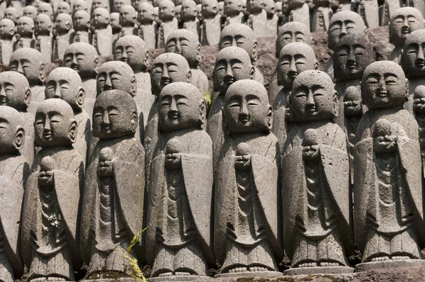 Statues of japanese monk Jizo, Kamakura — Stock Photo, Image