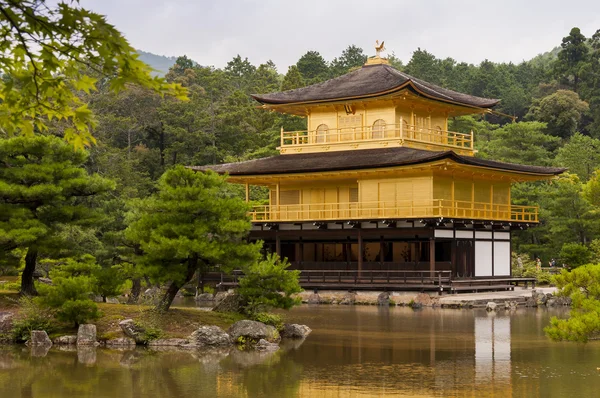 Kinkakuji - arany pavilion, Kyoto, Japán — Stock Fotó
