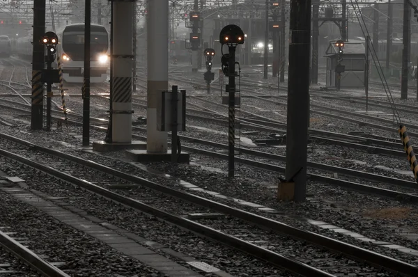 日本火车站多雨的一天 — 图库照片